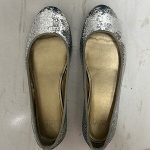 Badgley Mischka Glittering Silver Flats 6.5